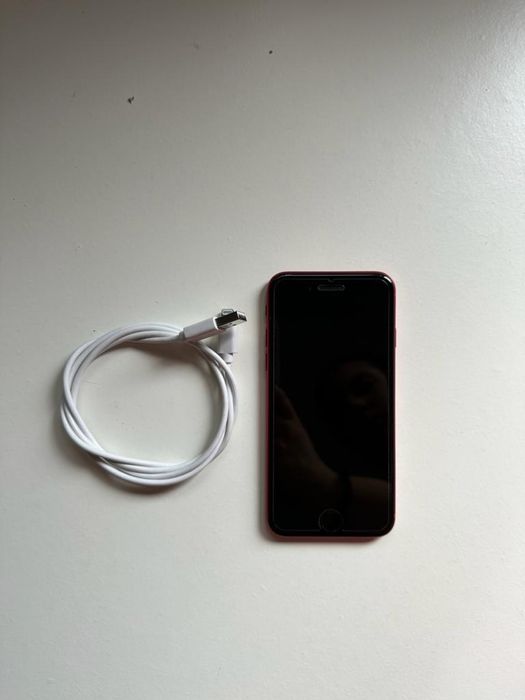 iPhone SE 22 128GB Product Red