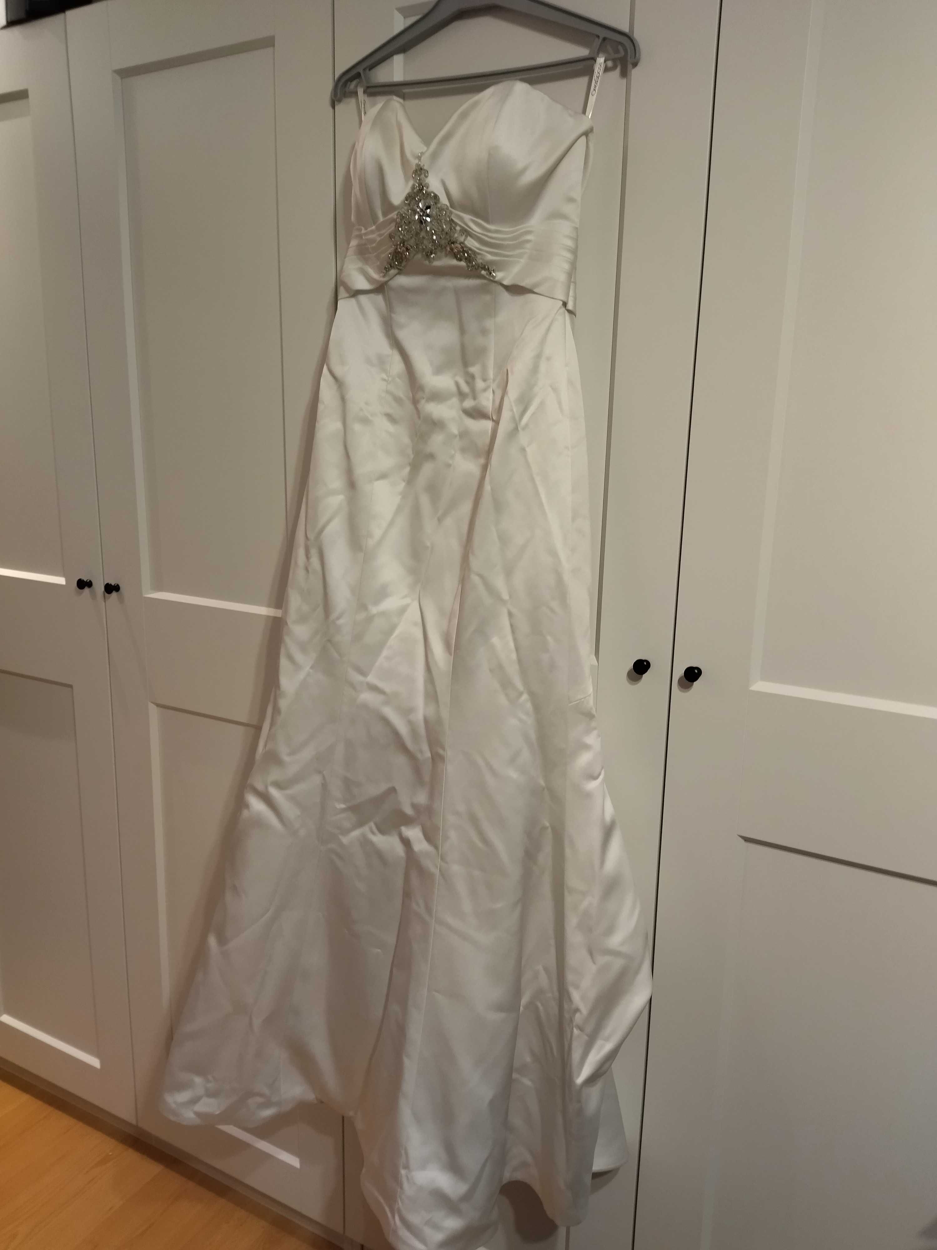 Suknia ślubna, rybka, Oreasposa, długi podpinany tył, rozmiar 38