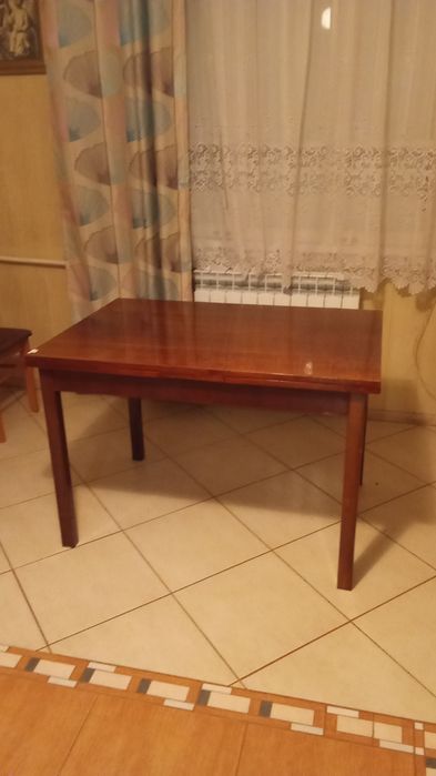 Sprzedam lakierowany stół rozkładany 140x75
