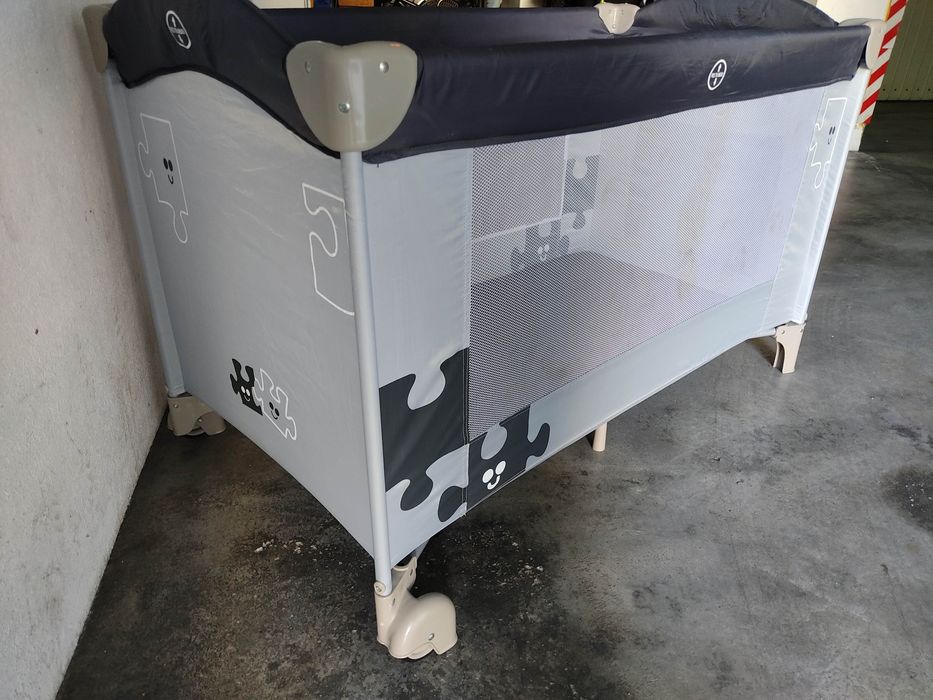 Cama de viagem dobrável