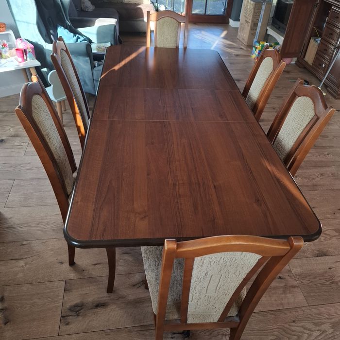 Stół z 6 krzesłami