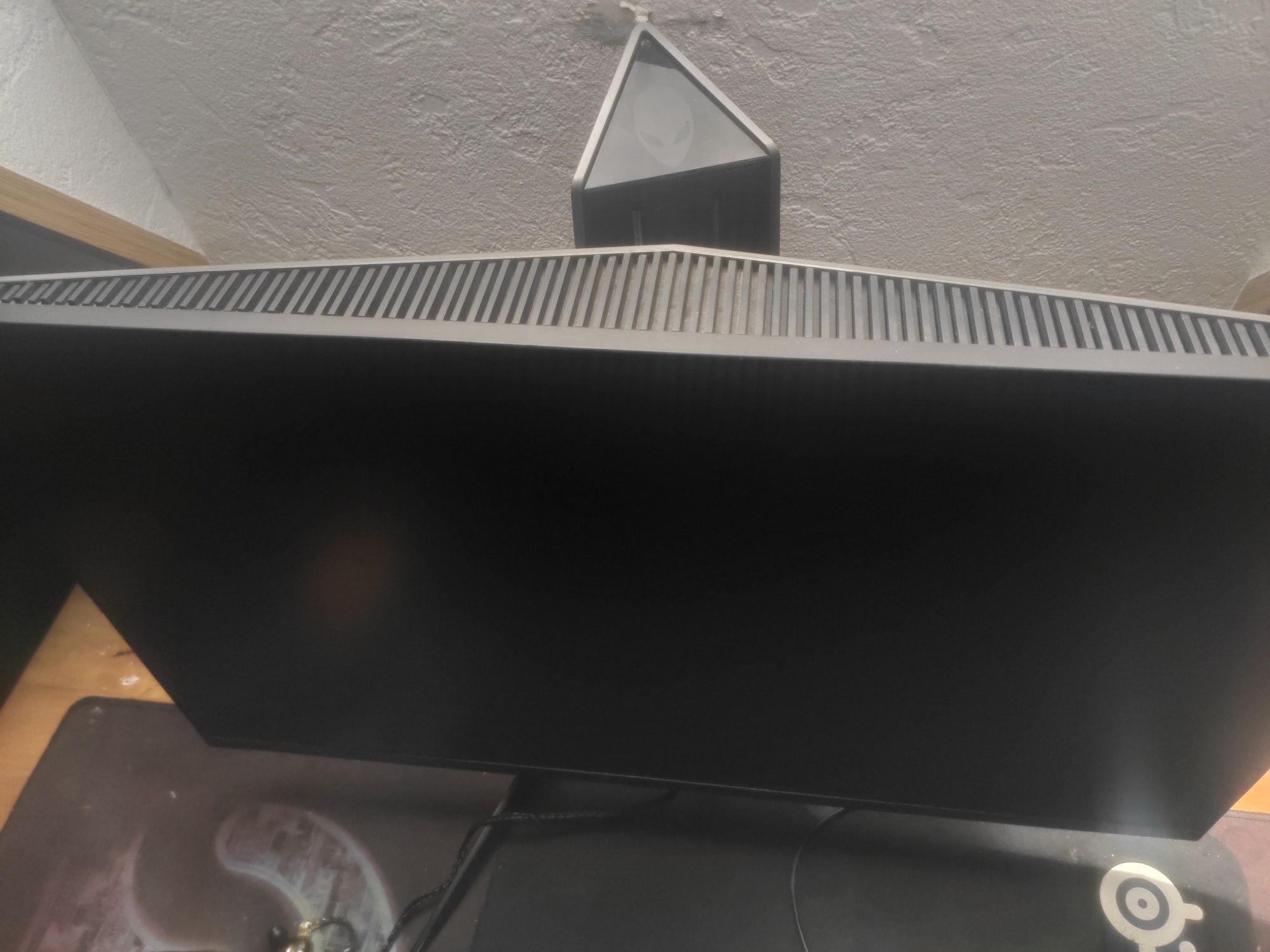 Монітор 240 hz alienware aw2518hf робочий з дефектом