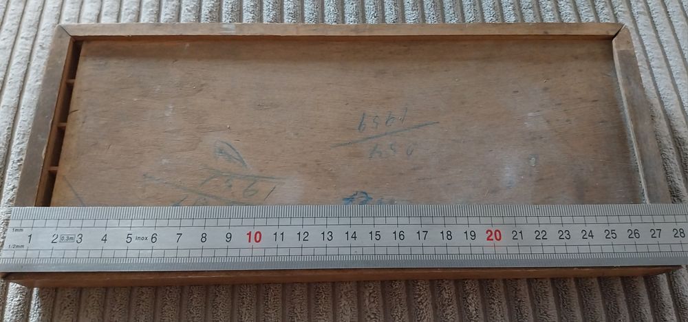 Caixa madeira antiga de relojoeiro com peças de relógios #3