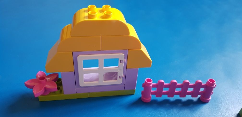 6152 lego duplo chatka Królewny Śnieżki