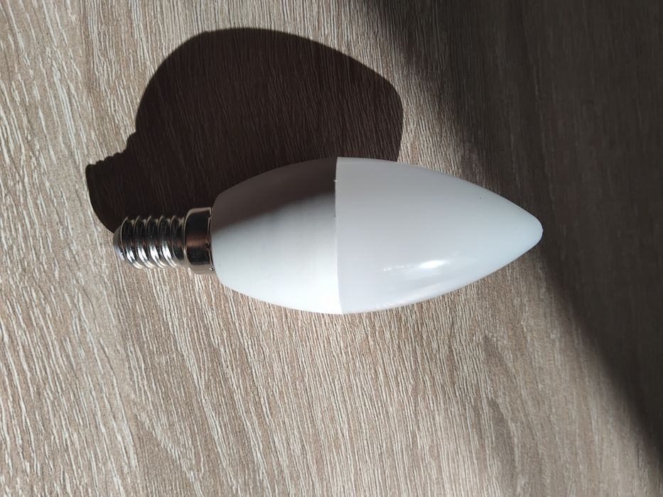 Biała żarówka IKEA