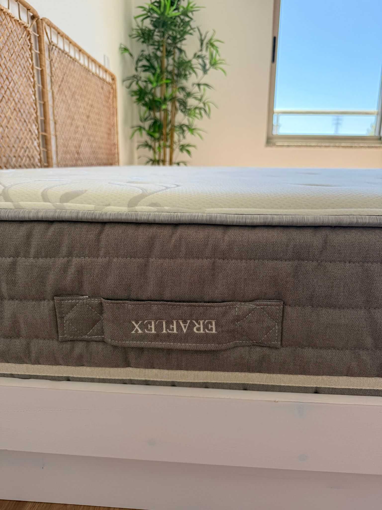 Colchão topo de gama King Size (2x2m) de molas ensacadas – COMO NOVO