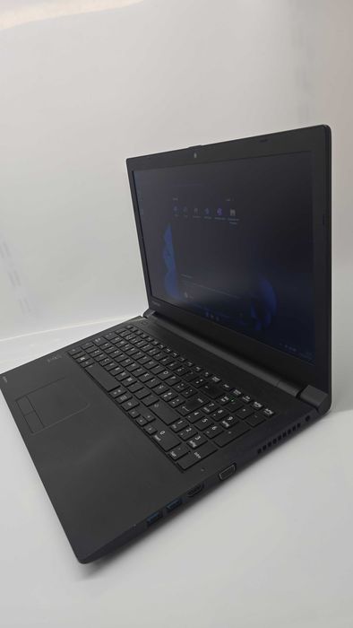 Portatil Toshiba i3, 8Gb RAM, SSD 240Gb