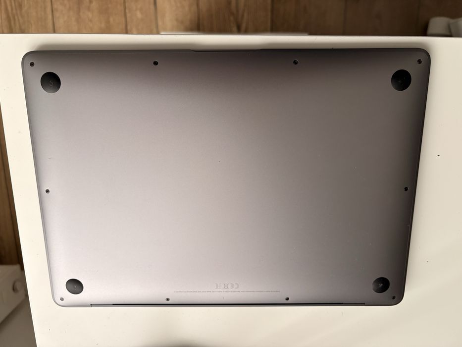 Macbook Air M1 stan idealny, org pudelko. Bateria 94%