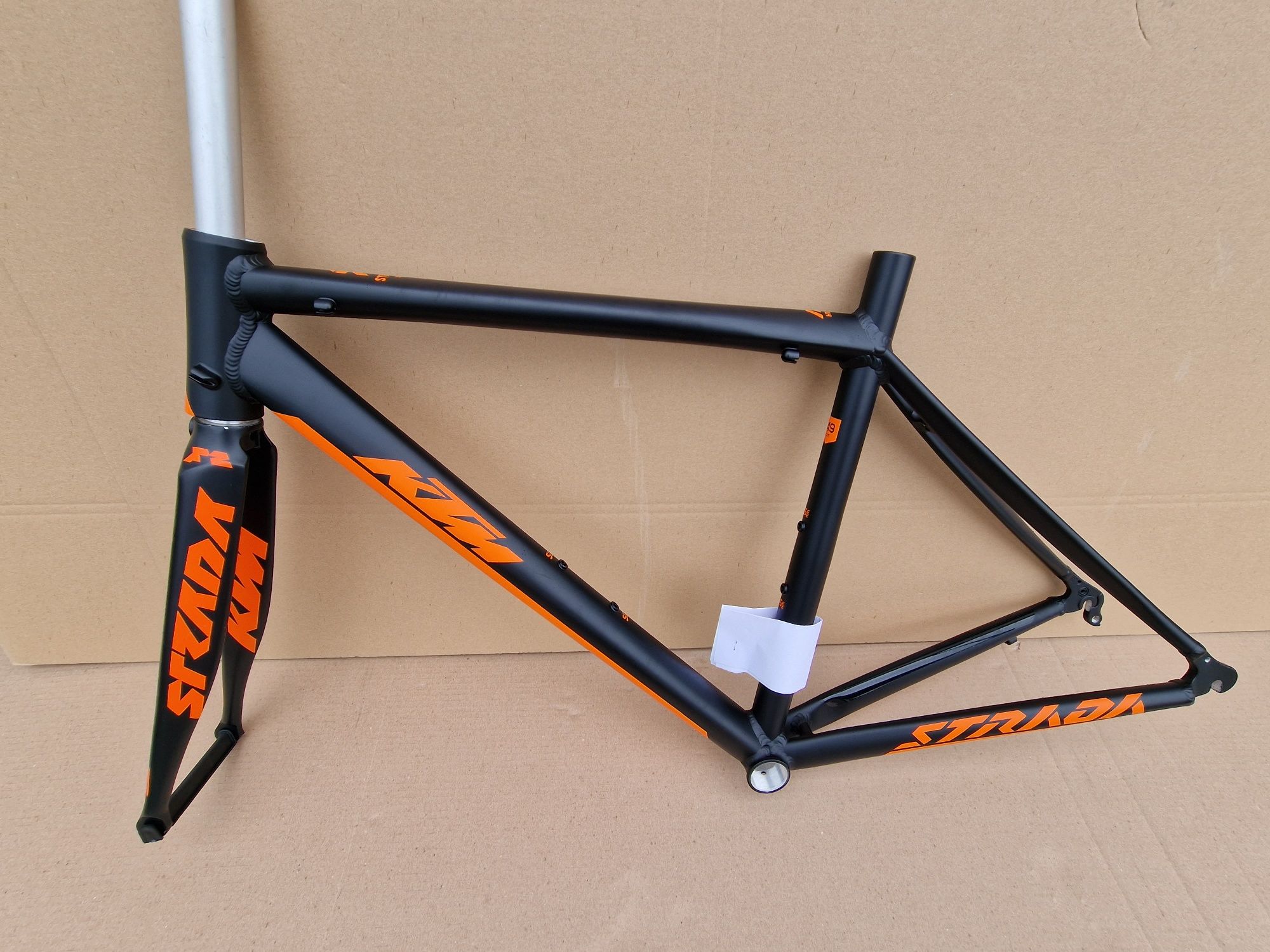KTM STRADA 1000 rama szosowa alu z widelcem 57 Faktura szosa FVAT