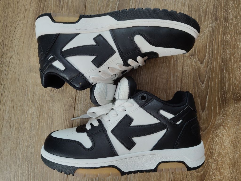 Czarne sneakersy off-white out off office 40