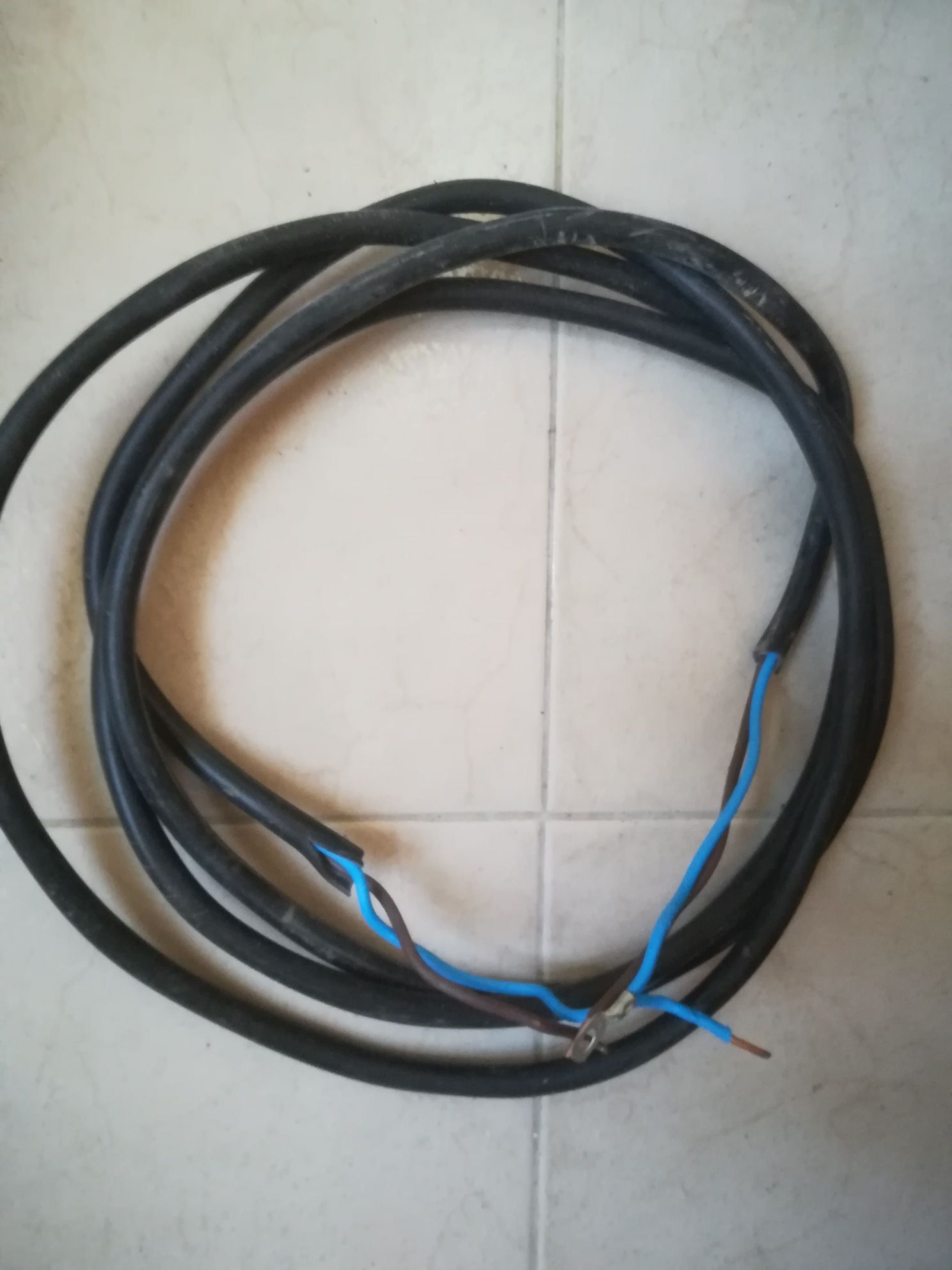 Cabo Elétrico.       .