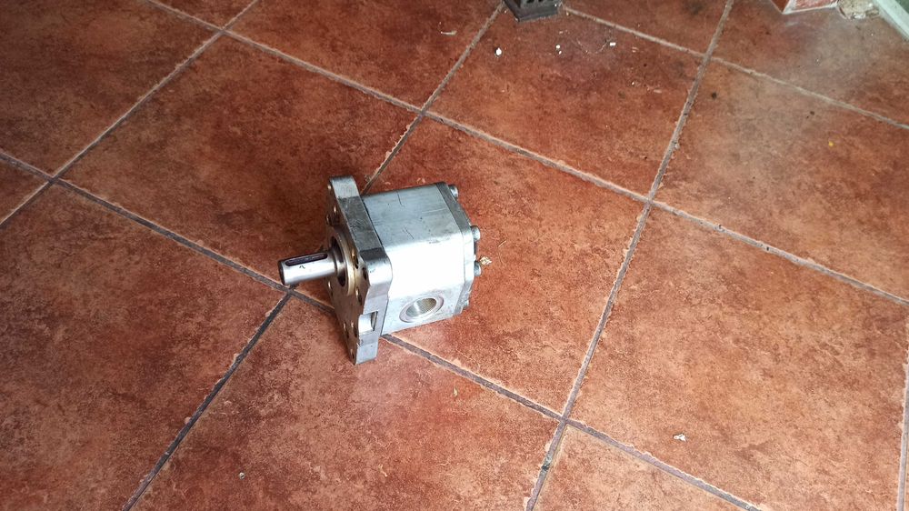 Pompa Hydrauliczna 32 Litry Łuparka Do Drewna Prasa Rębak Hydrauliczny