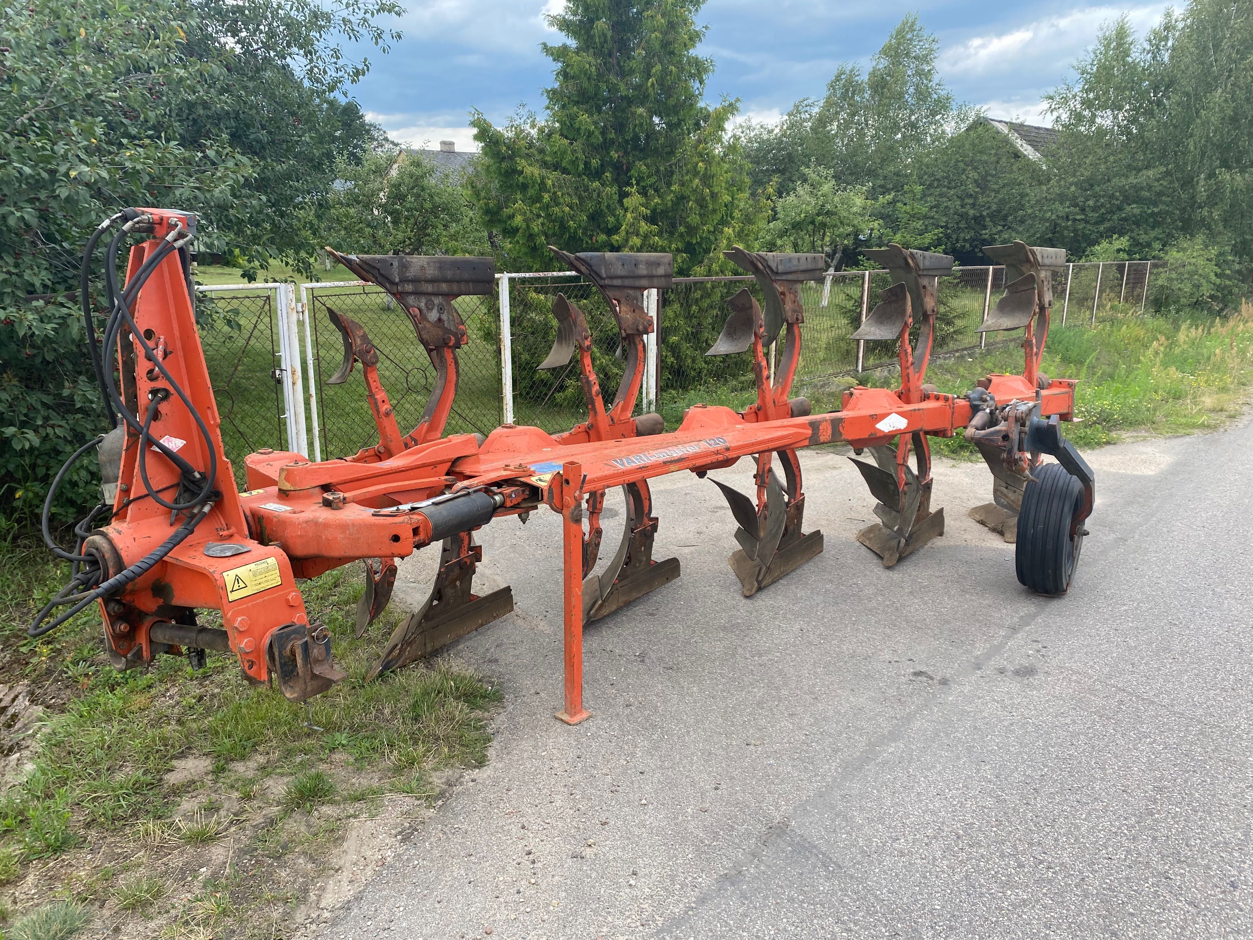 Pług Kuhn Vari Master 5-skibowy