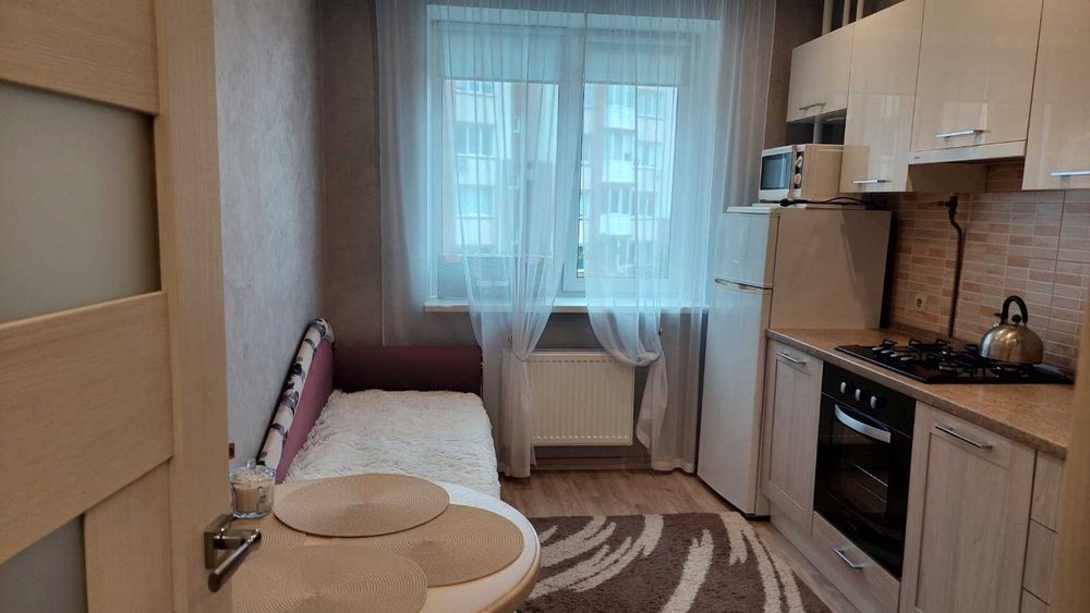 Однокімнатна квартира з ремонтом, мінімальне оформлення! Є газ!