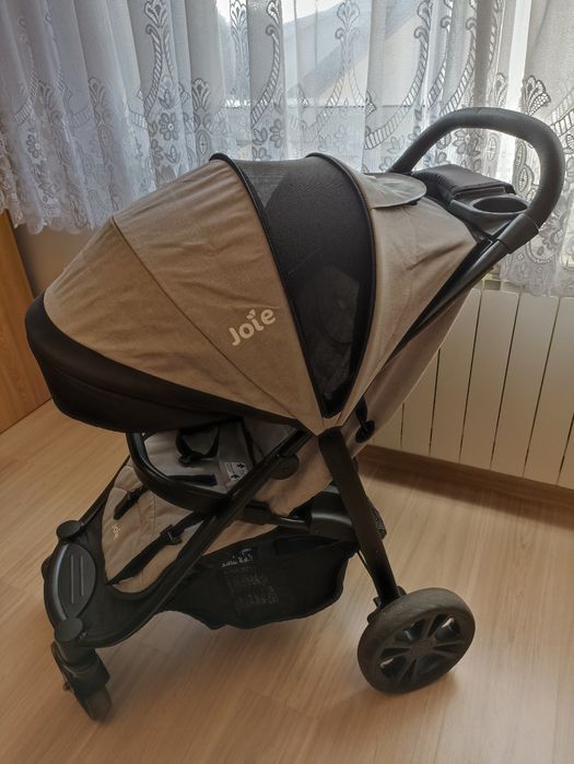 Wózek Joie Litetrax 4

+ Pokrowiec + śpiworek zimowy