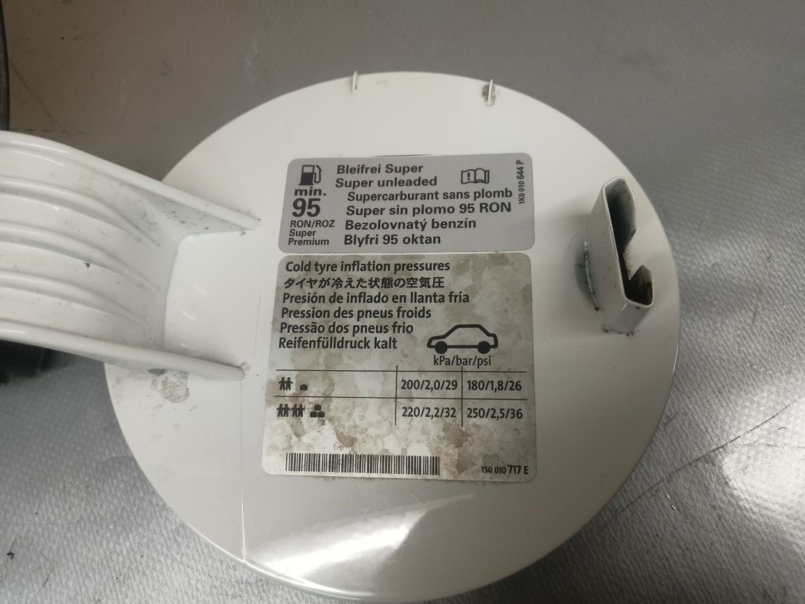 VW Up, Skoda citigo, Seat Mii klapka wlewu paliwa kod lakieru LB9A