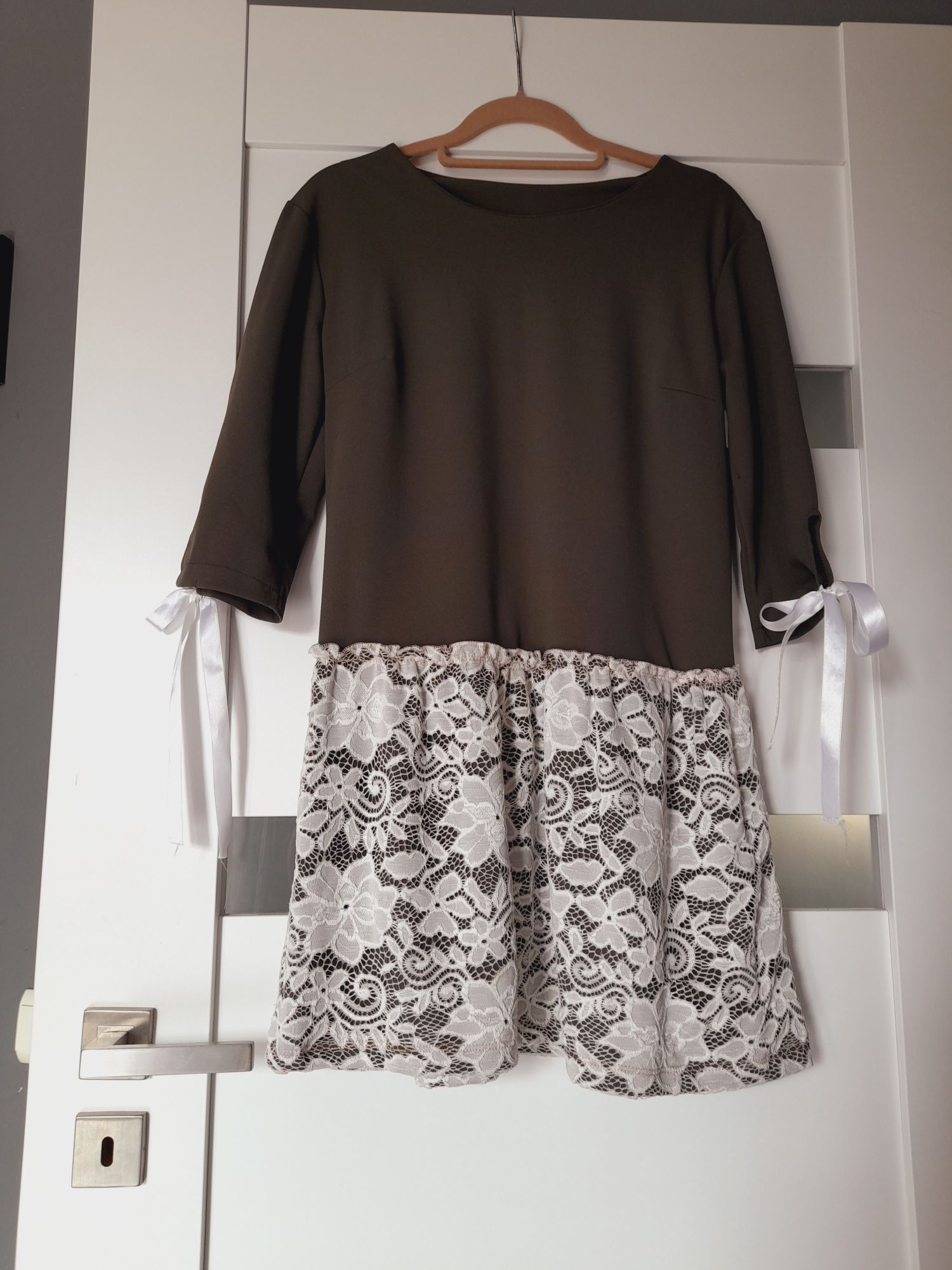 Sukienka oliwka khaki koronka Koronkowa kokardki kokardy S 36