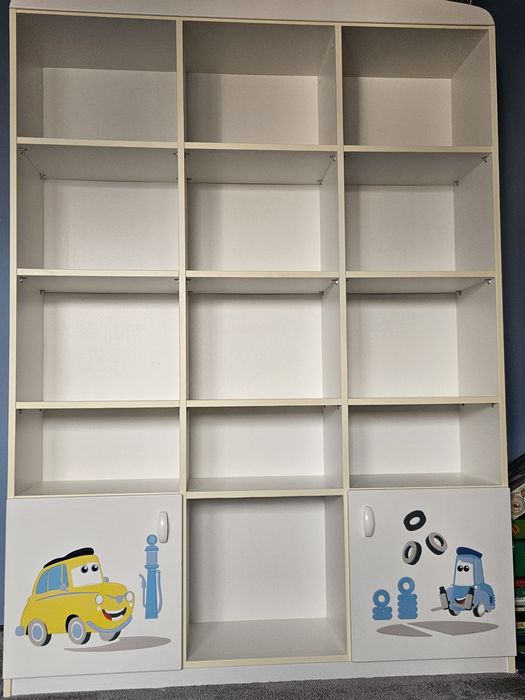 Komplet mebli do pokoju dziecięcego