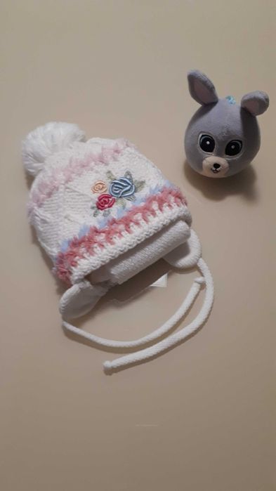 Czapka dziewczęca z szalikiem na 1 -2 lata