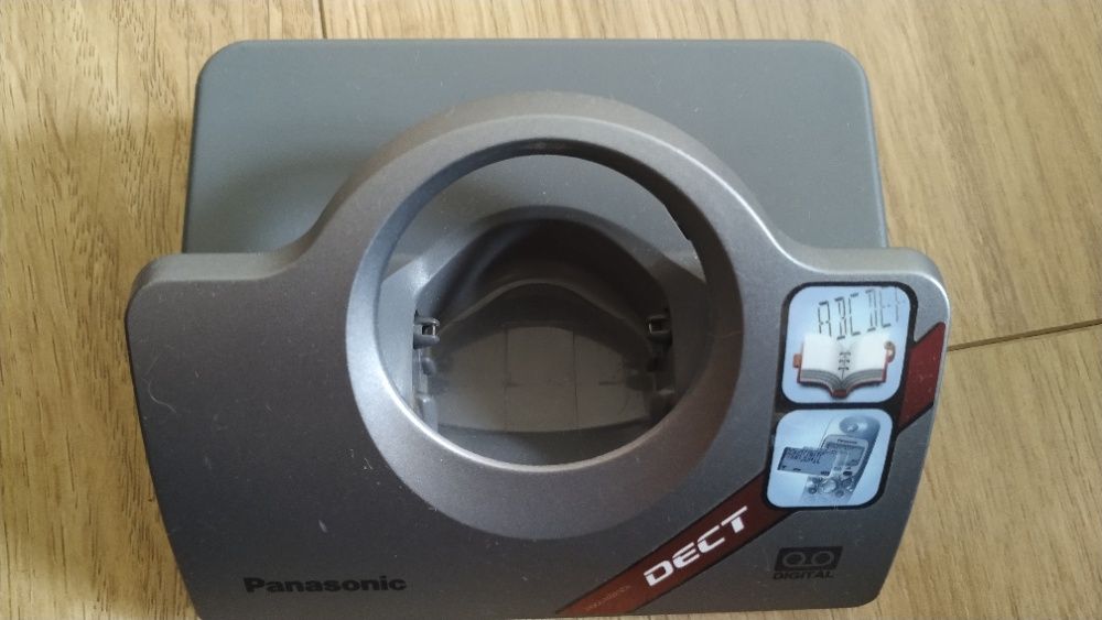Радиотелефон с диктофоном Panasonic KX-TCD420RUM