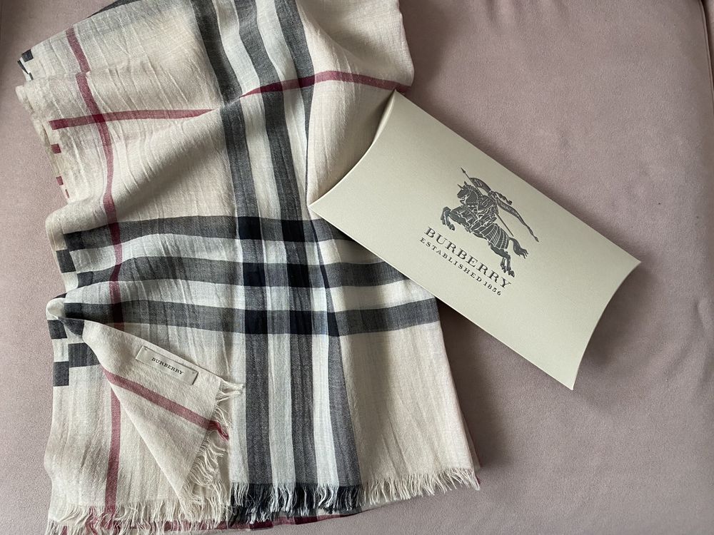 Oryginalny szal Burberry Gauze klasyk