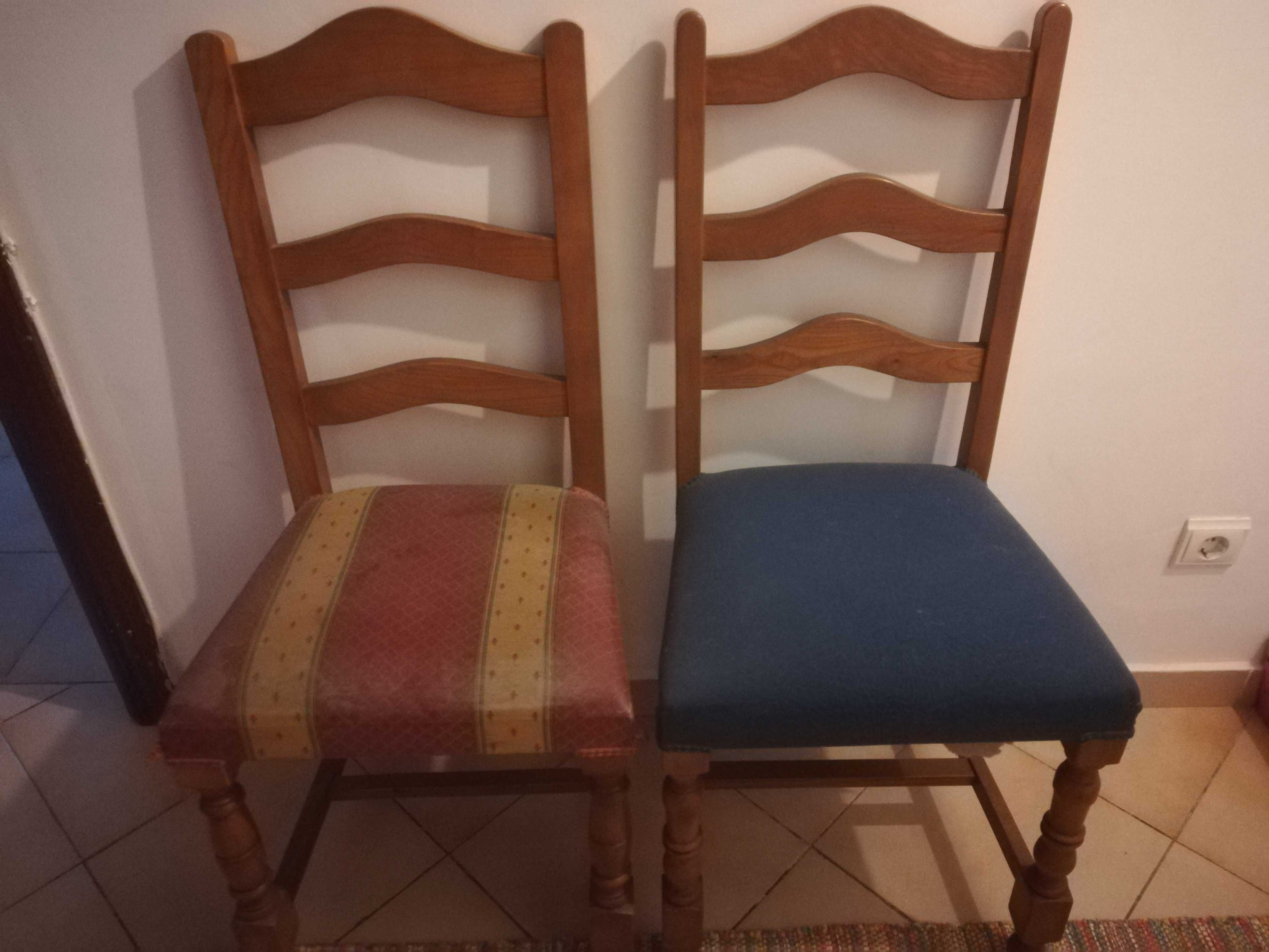 Vendo conjunto de 2 cadeiras