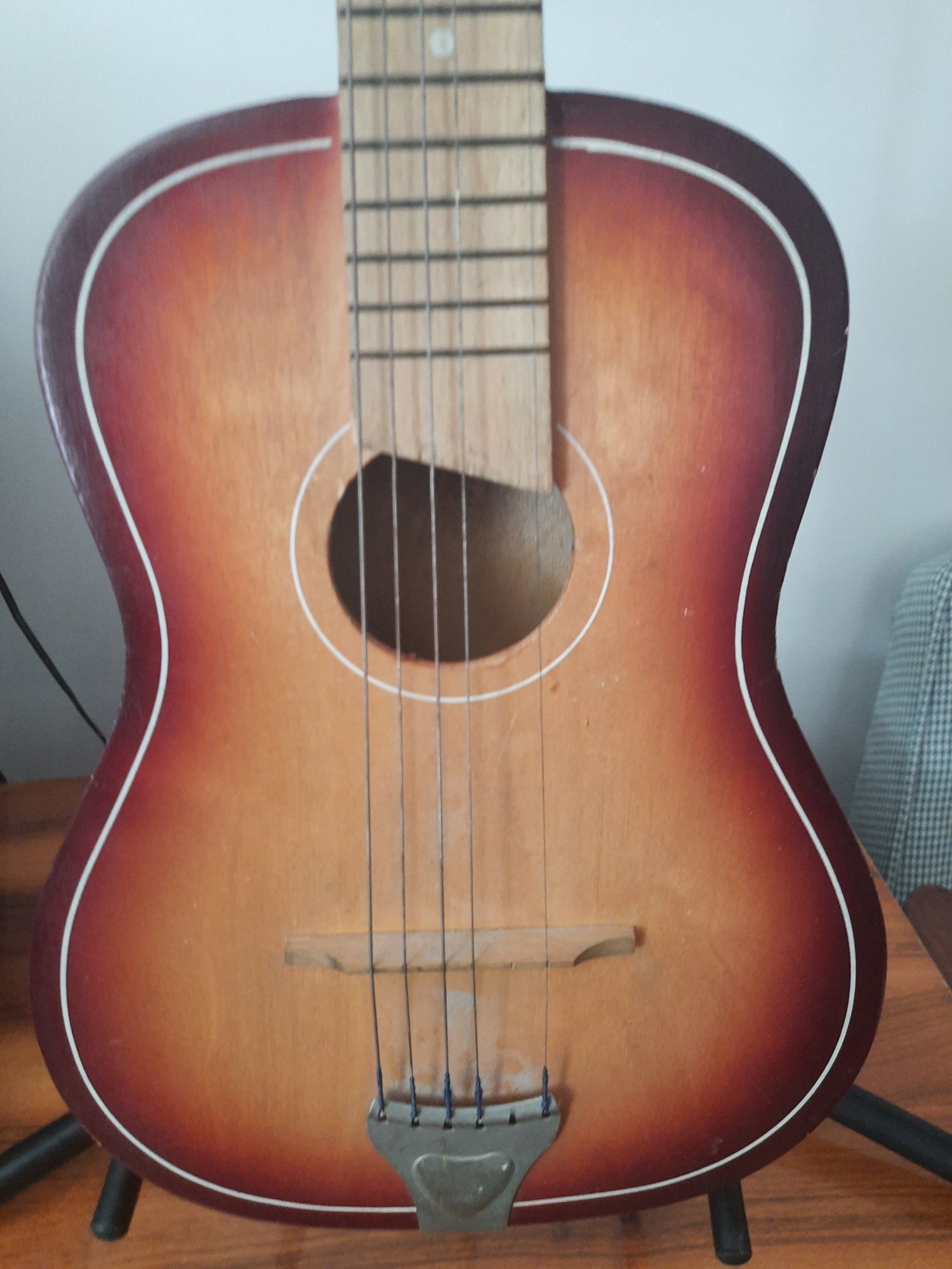 Mała gitara klasyczna 72 cm + statyw