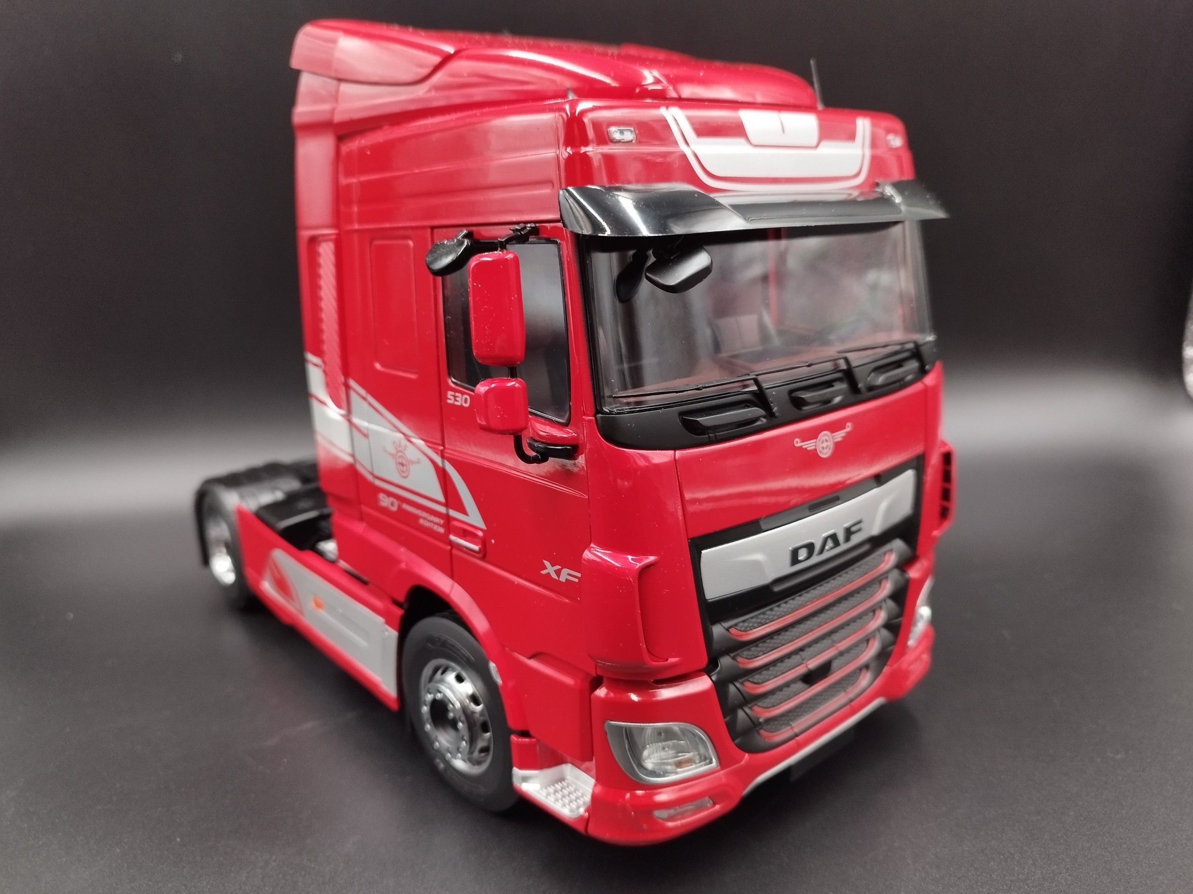 1:18 Premium ClassiXXs DAF XF Space Cab Red model nowy