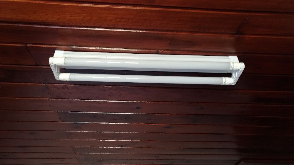 Suporte com Lâmpadas LED para Cozinha