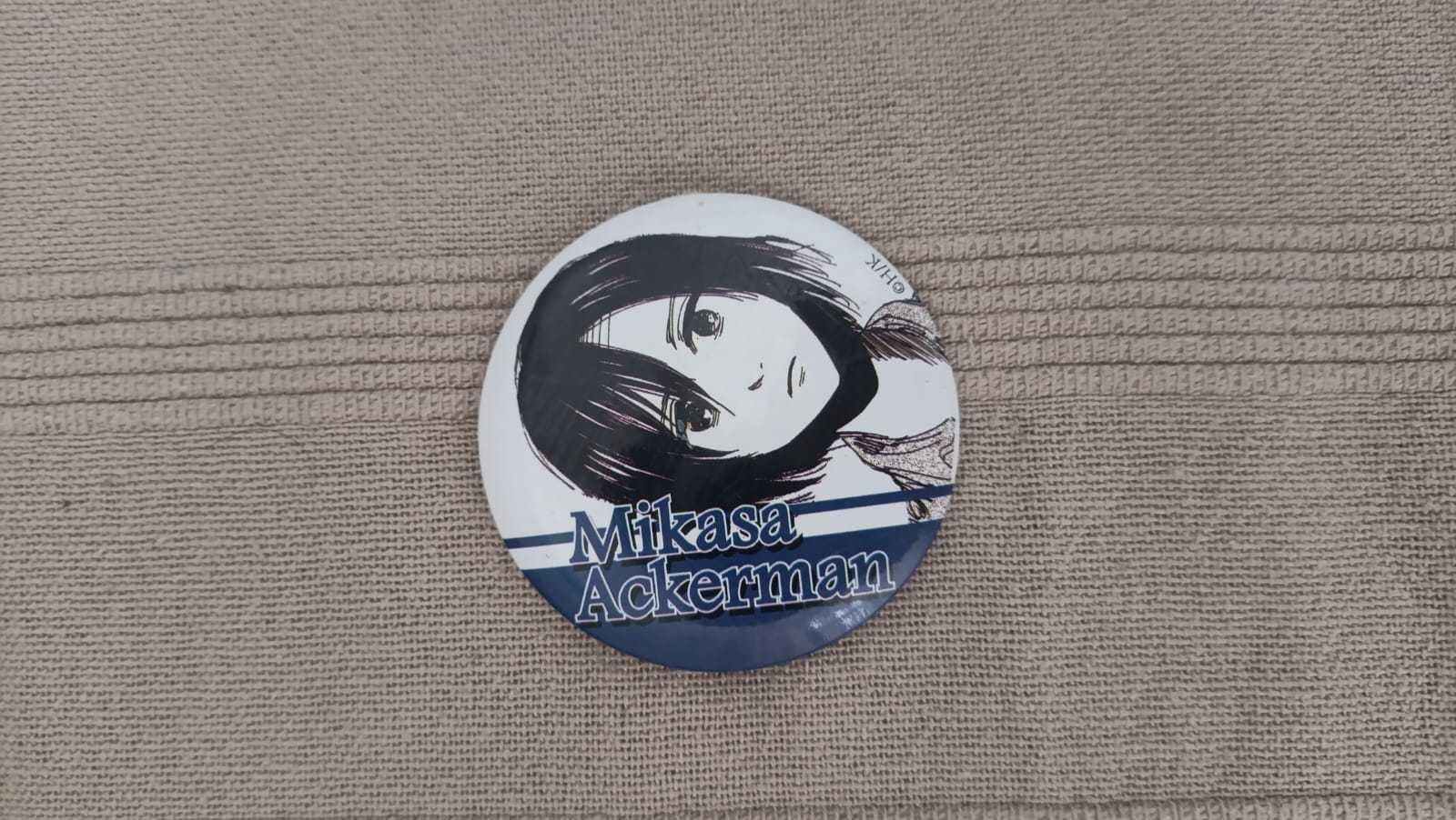 Pins/ Badges Bag ( Attack on Titan / Naruto / Back Pink)