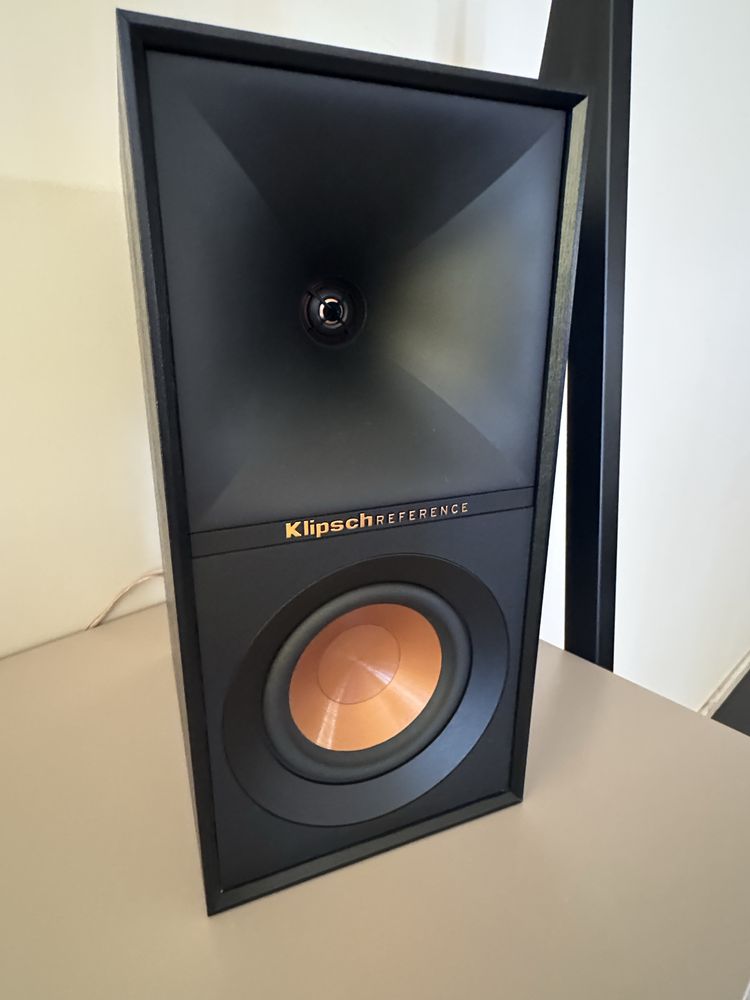 Colunas som Klipsch R 40M