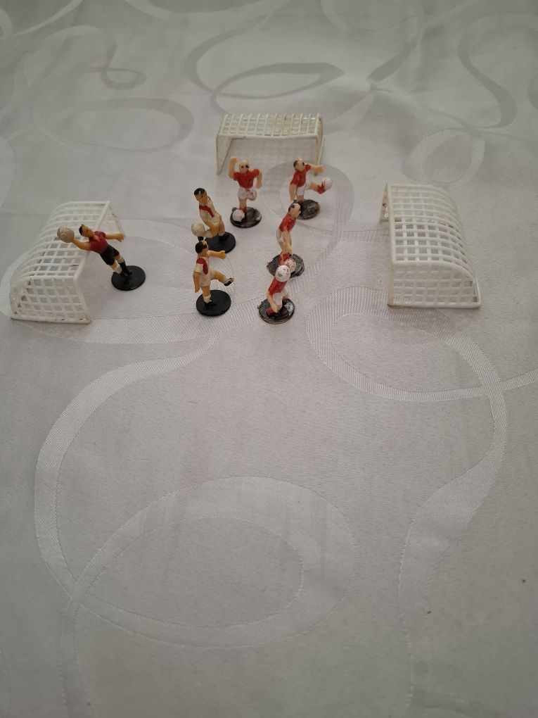 Miniaturas de jogadores de futebol com 2 balizas