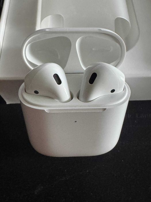 airpods в новому стані