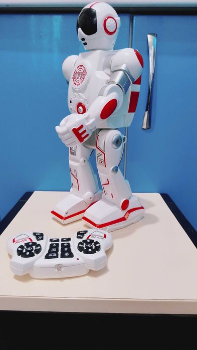 Робот XTREMBOTS Шпигун Stem