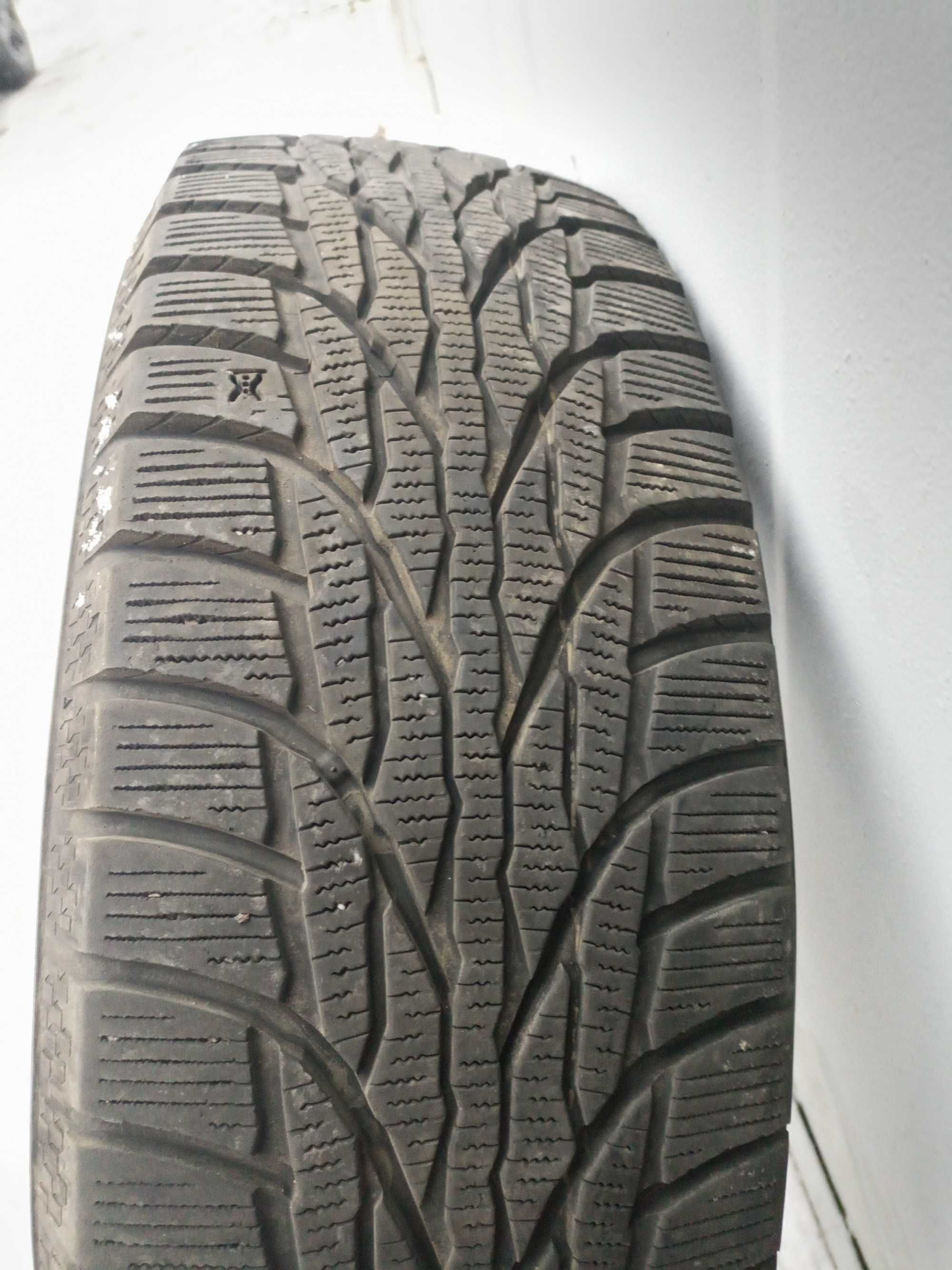 Зимова гума   KUMHO 225/65 R17