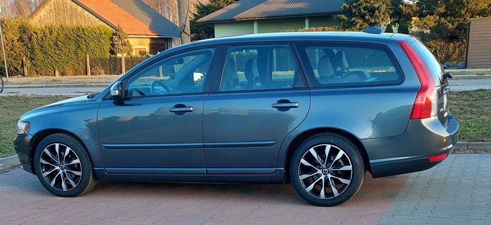 Sprzedam  volvo v50 2.0 benzyna