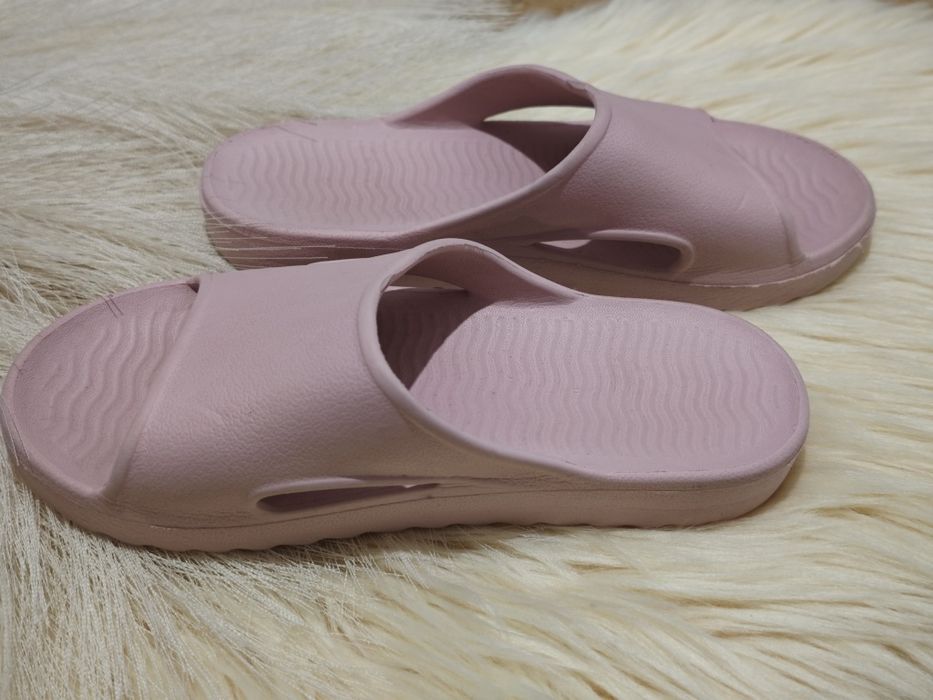 Klapki na basen dla dziewczynki pudrowy róż / Lila rozmiar 28