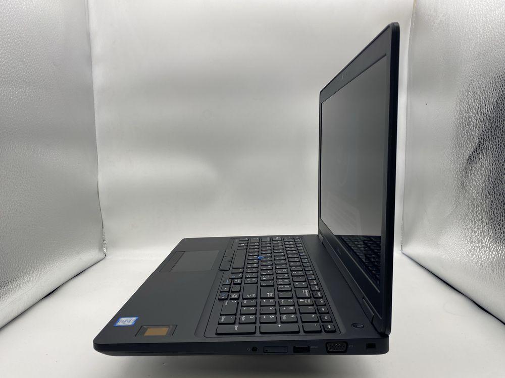 Dell Latitude 5580 MX940 15,6" SensorFHD i7-7820HQ/16GB/512Gb M2/4GLTE