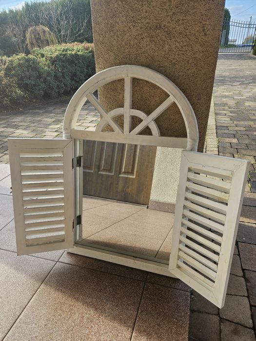 Lustro ścienne dekoracyjne okiennica biała rama drewno