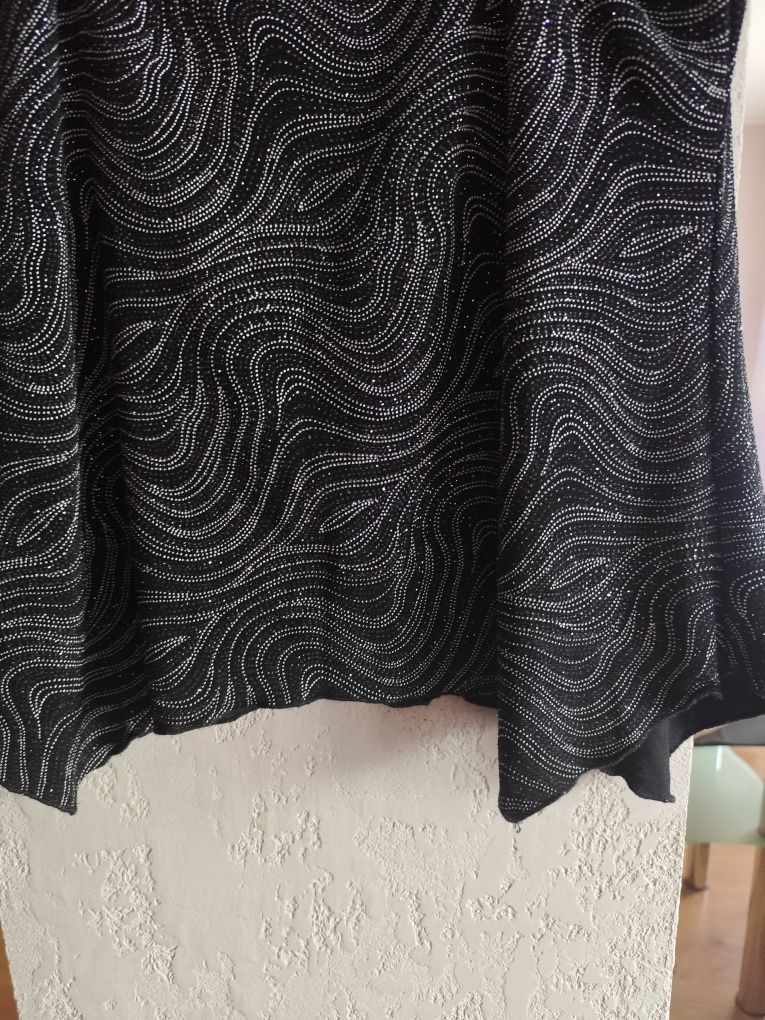 Mieniąca się bluzka z krótkim rękawem rozm 42 i więcej. Dressbarn.