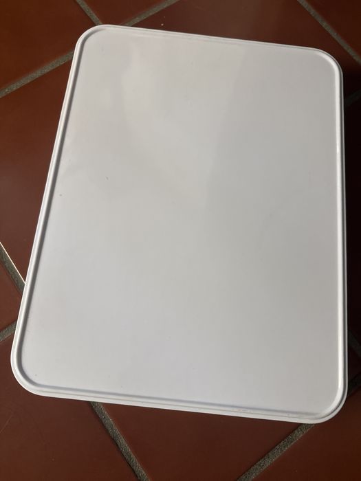 carregador pilhas, arca termica, cds virgens novos