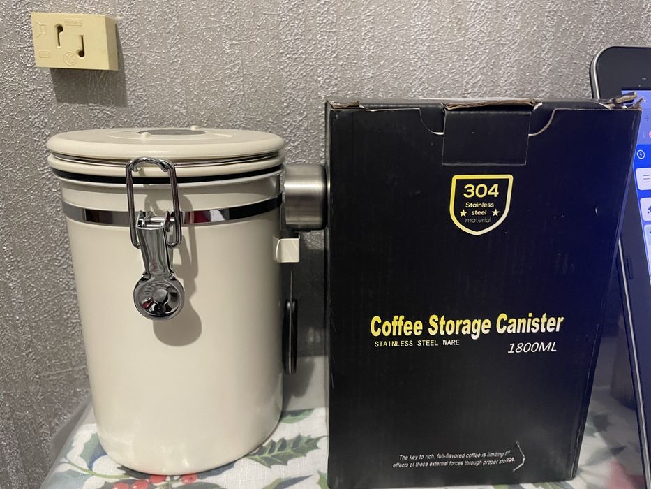 Канистра для  хранения кофе 1800 мл , новая