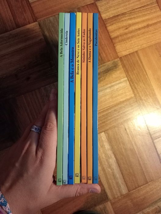 Livros "Clube do livro Disney*