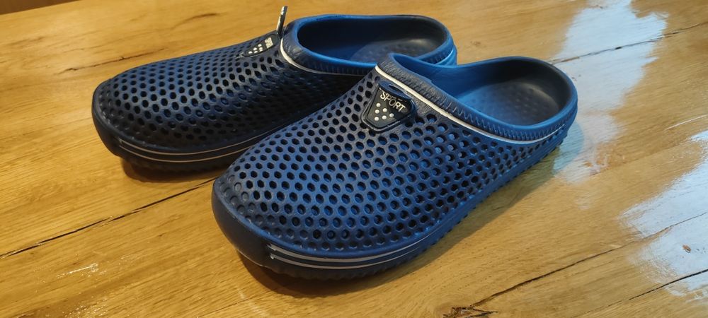 Nowe lekkie piankowe klapki rozmiar 39