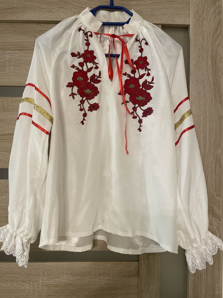 Блуза святкова на дівчинку в українському стилі
