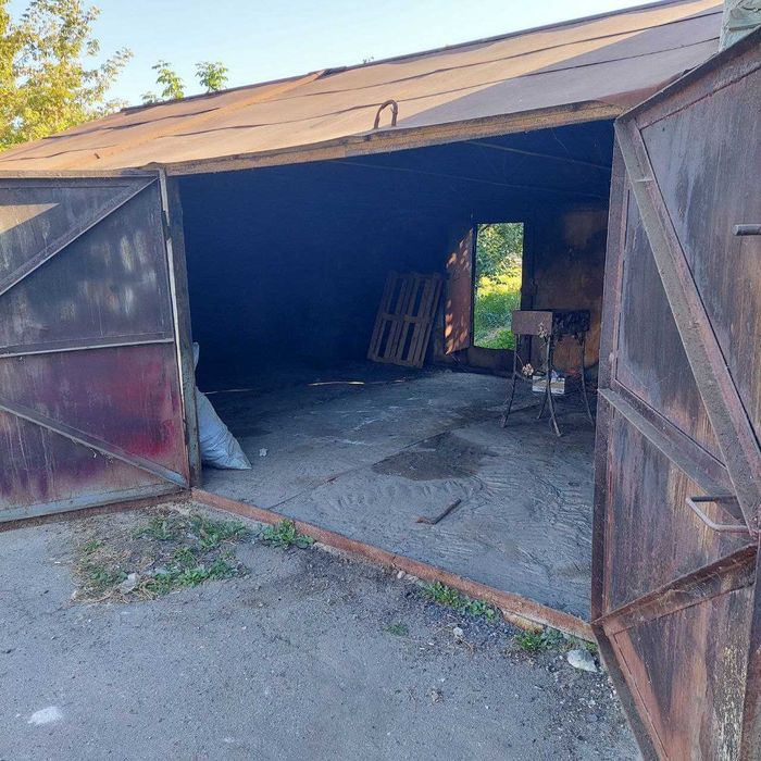 Продам гаражи - 2 разом кооператив АВТОЛЮБИТЕЛЬ вул. Героїв Крут