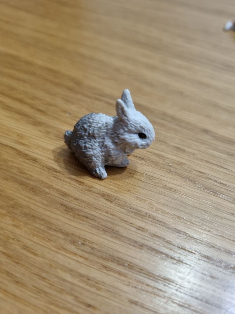 Mini królik schleich  figurka