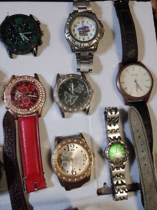 Продаются часы на запчасти или на восстановления