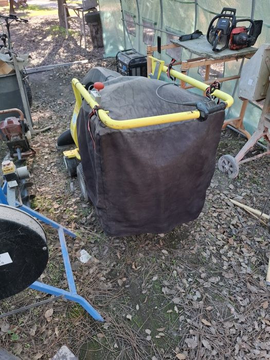 Aspirador de folhas industrial e outros