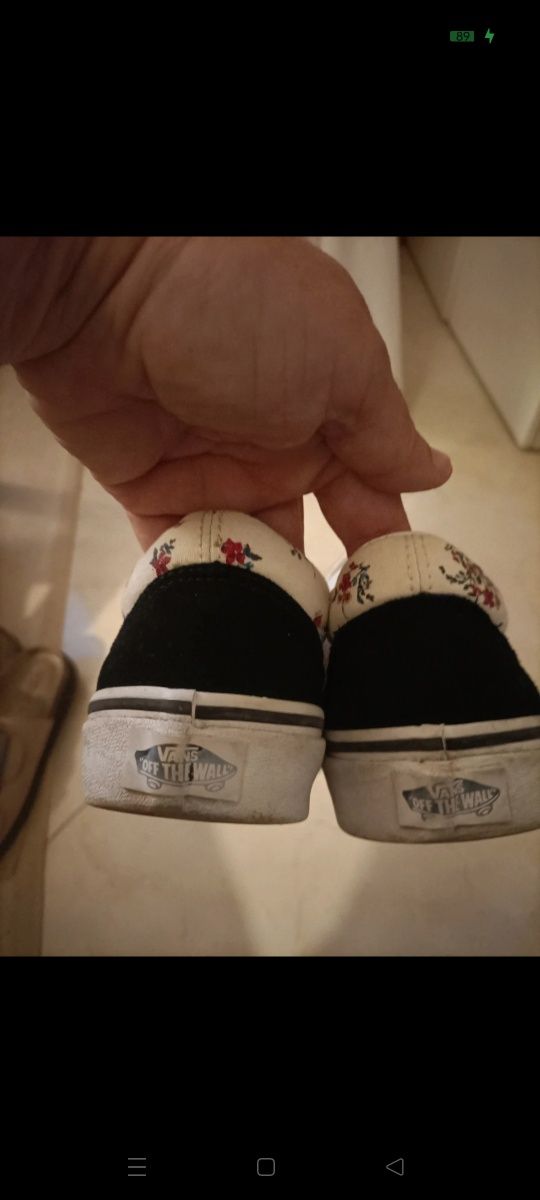 Tênis Vans com flores